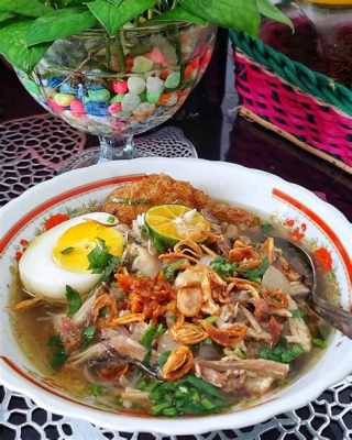  Soto Banjar! Ein würzig-saueres Meisterwerk aus dem Herzen Südkalimantans.